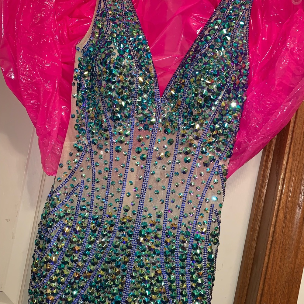 HOMECOMING/PROM DRESS - Picture 3 of 7